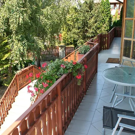 Ibolya Apartment *