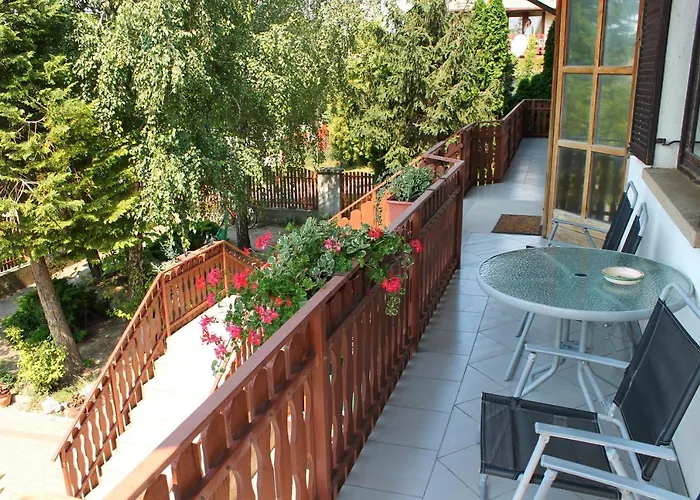 Ibolya アパート *